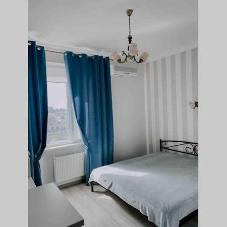 Апартаменты Целиком Odesa Exterior photo